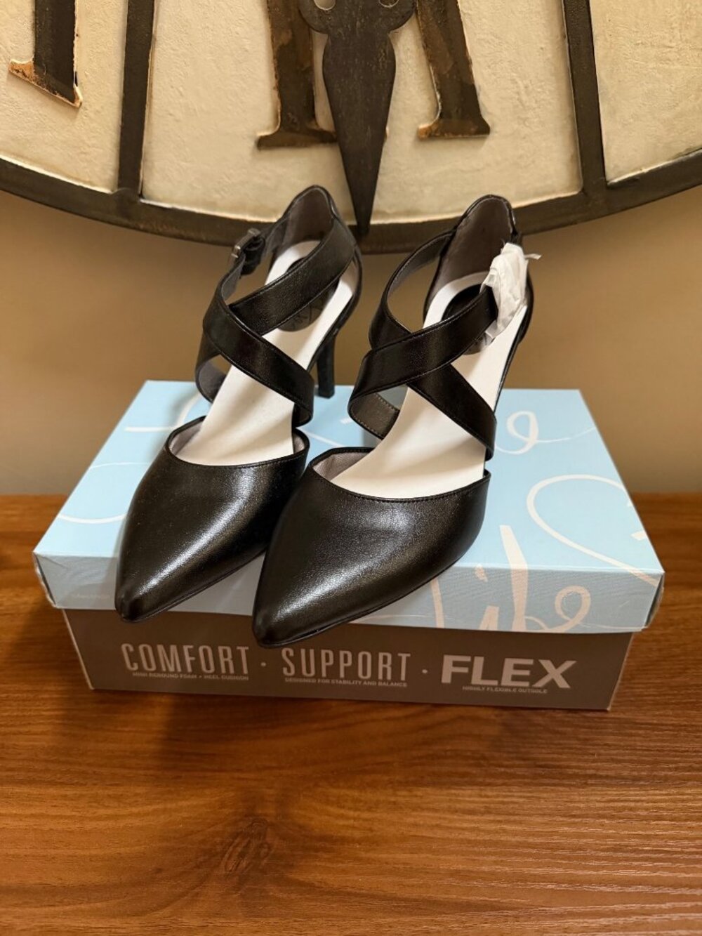 Womens Black Pointed-Toe Crisscross Heels Lifestride Size 8M
